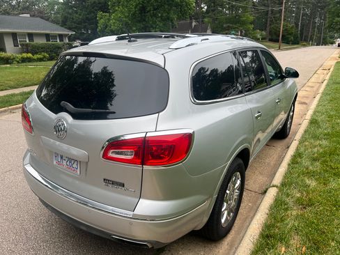 Used 2013 Buick Enclave Leather FWD image 5