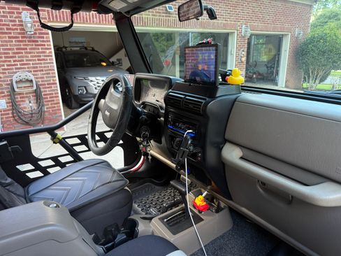 Used 2006 Jeep Wrangler Unlimited AWD/4WD image 13