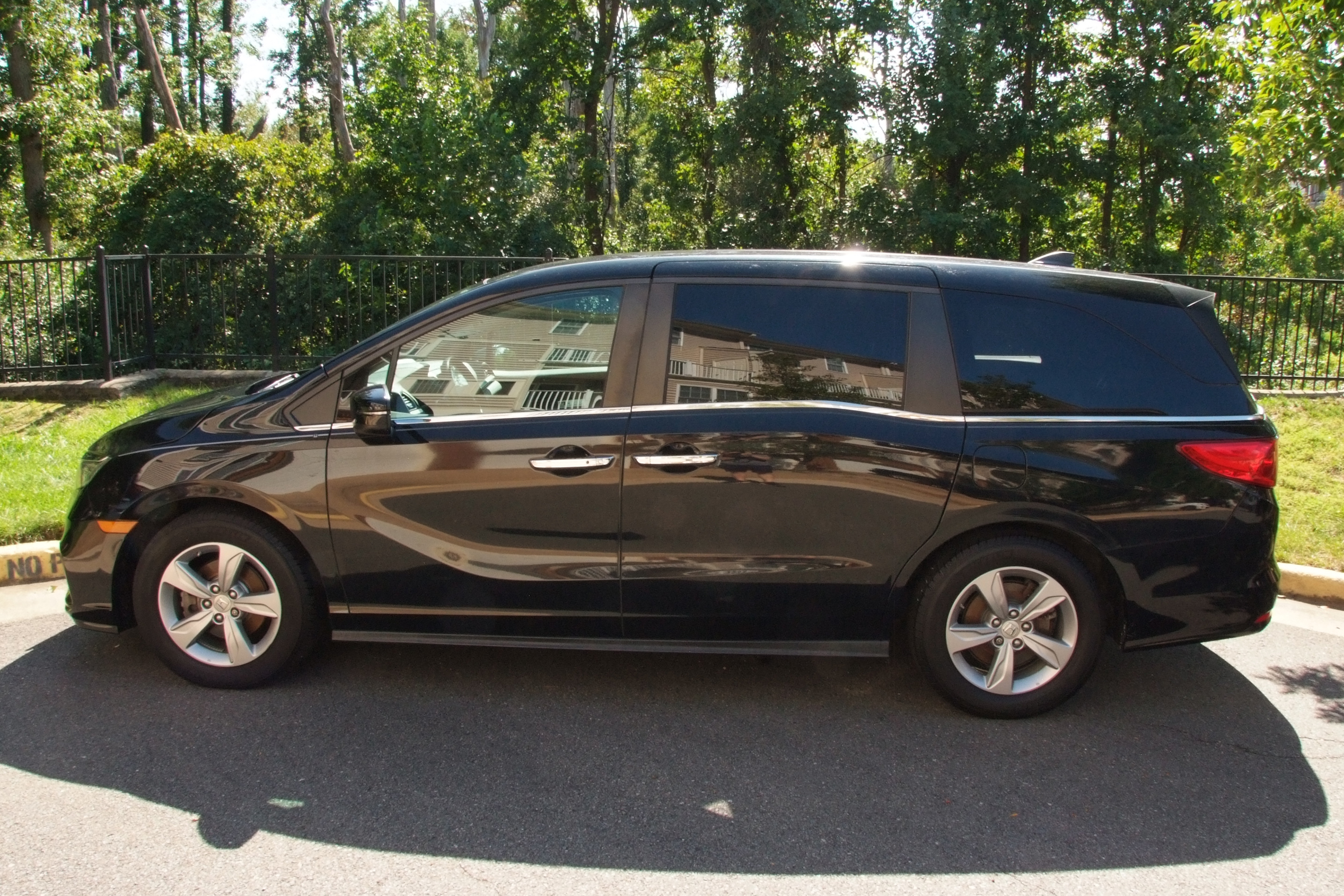 Used 2018 Honda Odyssey EX image 8
