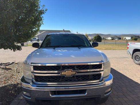 Used 2011 Chevrolet Silverado 2500 LT w/ Interior Plus Package image 4