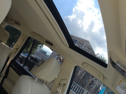 Used 2021 Lexus GX 460 Premium w/ Premium Package image 18