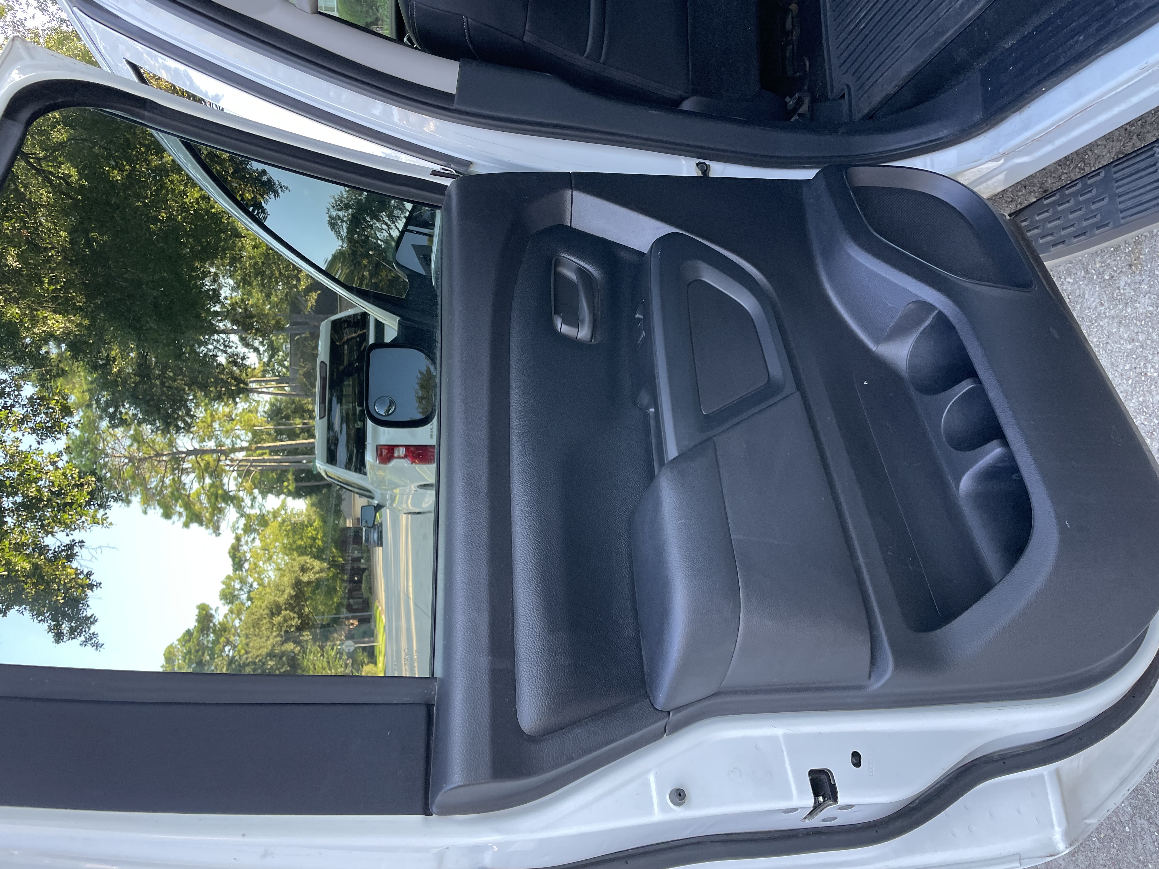 Used 2018 Nissan Titan S RWD image 8
