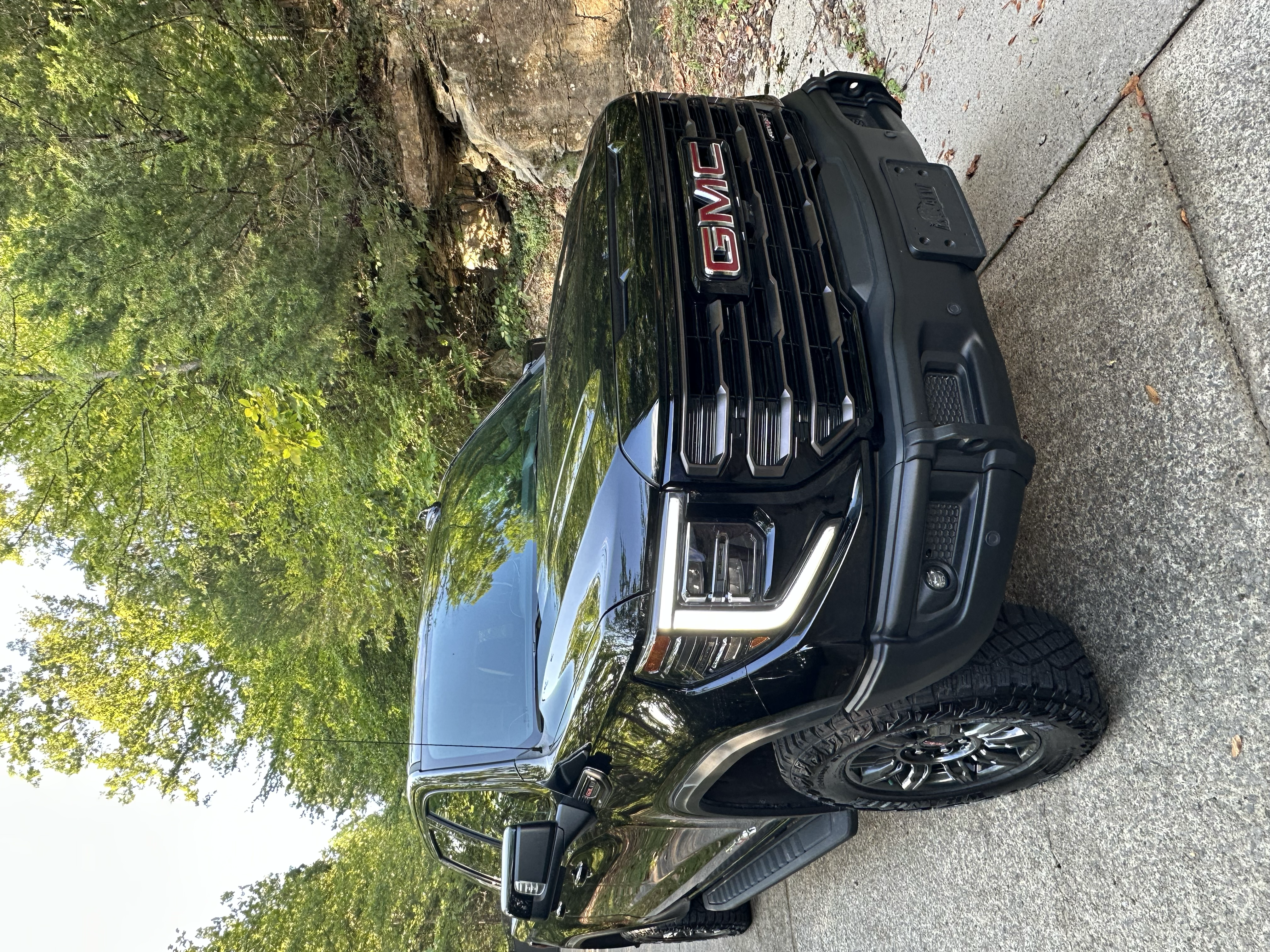 Used 2024 GMC Sierra 1500 AT4X AWD/4WD image 1