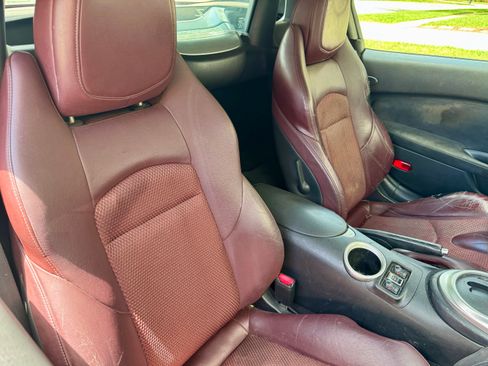 Used 2010 Nissan 370Z Touring w/ Sport Pkg RWD image 16