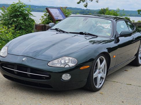 Used 2006 Jaguar XK8 Coupe image 4