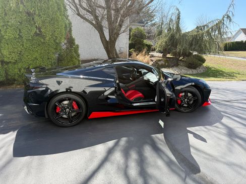 Used 2023 Chevrolet Corvette Stingray Coupe w/ Z51 Performance Package image 4