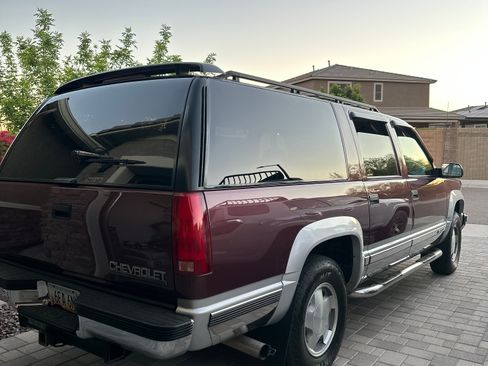 Used 1997 Chevrolet Suburban 4WD w/ Preferred Equipment Group 2 image 8