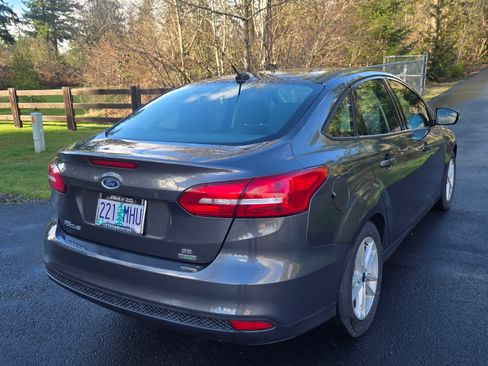 Used 2017 Ford Focus SE image 5