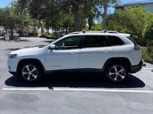 Used 2019 Jeep Cherokee Limited FWD image 2