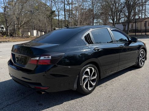 Used 2017 Honda Accord EX-L image 10