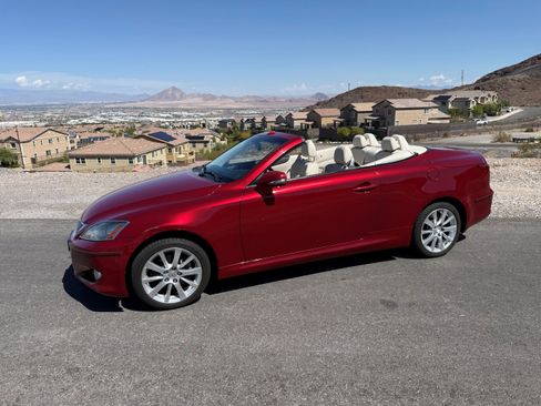 Used 2010 Lexus IS 250C image 4