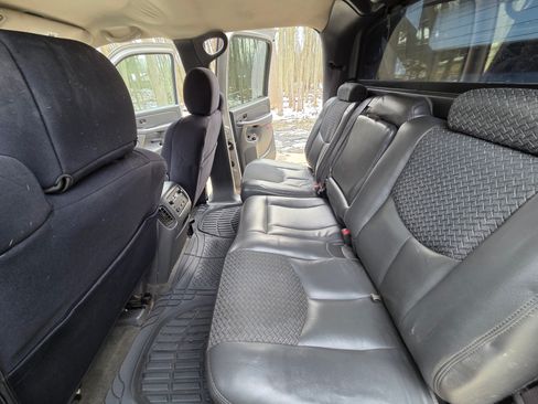 Used 2004 Chevrolet Avalanche Z71 w/ Preferred Equipment Group image 31