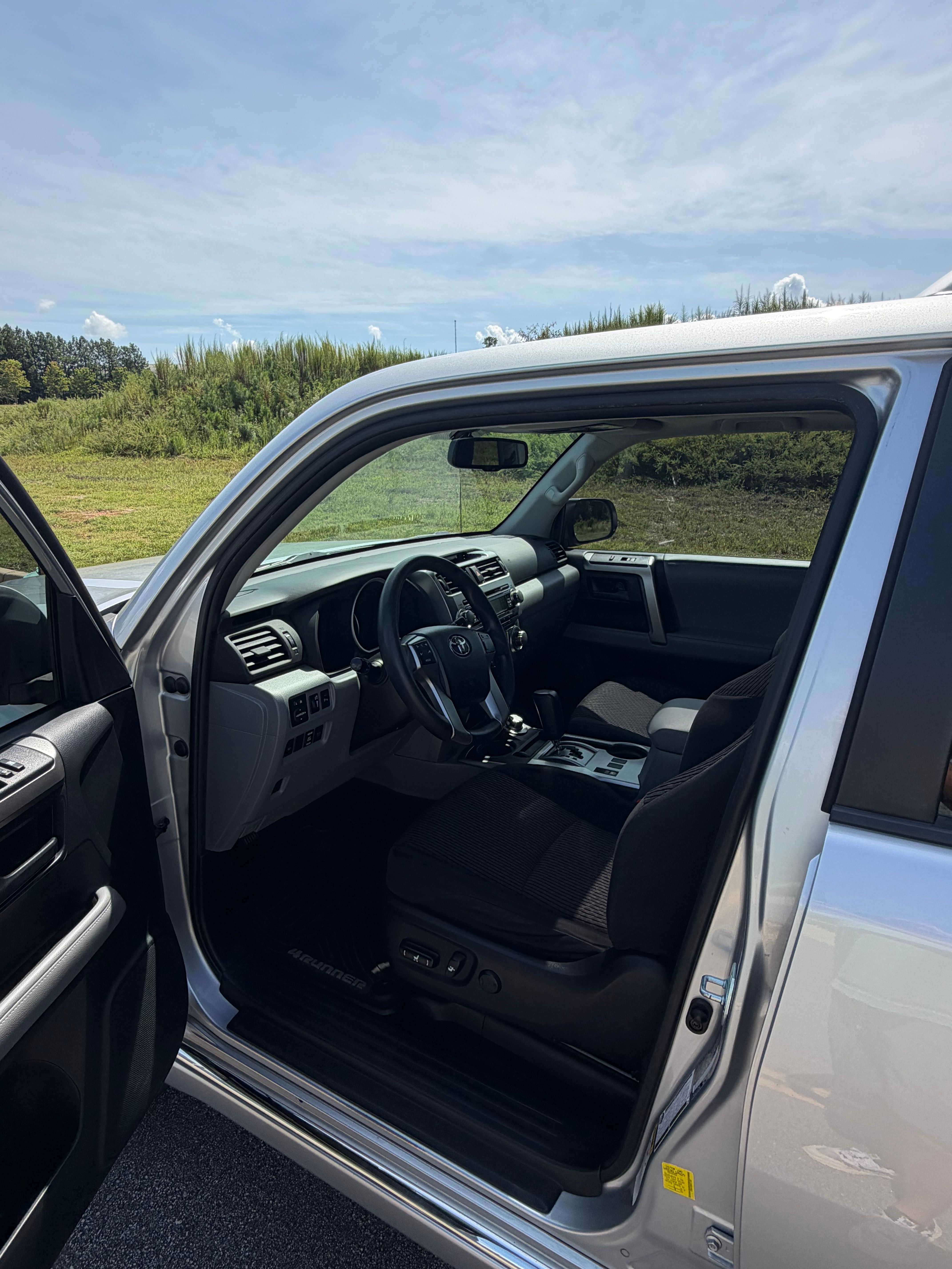 Used 2013 Toyota 4Runner SR5 w/ Convenience Pkg AWD/4WD image 9