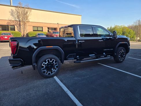 Used 2026 GMC Sierra 2500 Denali w/ Technology Package image 16