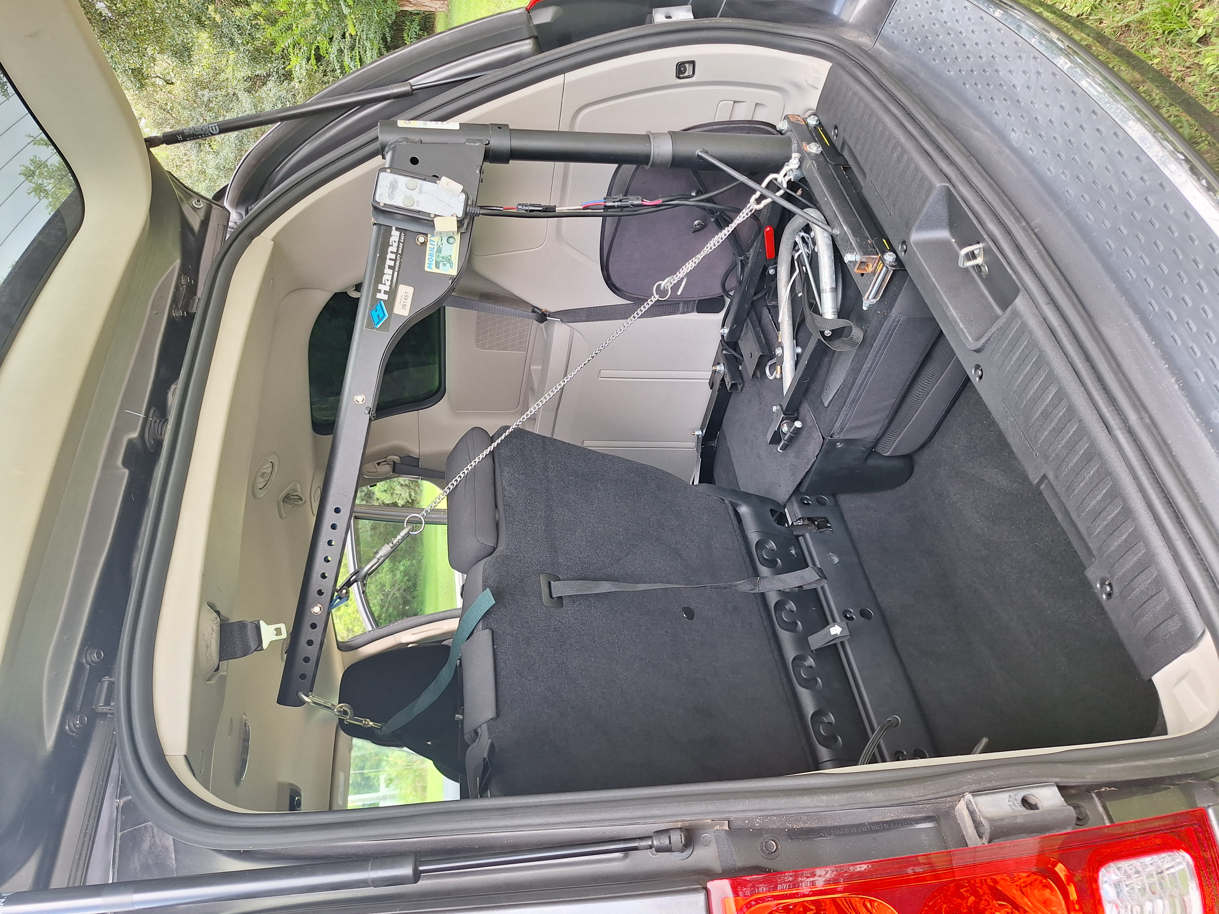 Used 2020 Dodge Grand Caravan SE w/ UConnect Hands-Free Group FWD image 5