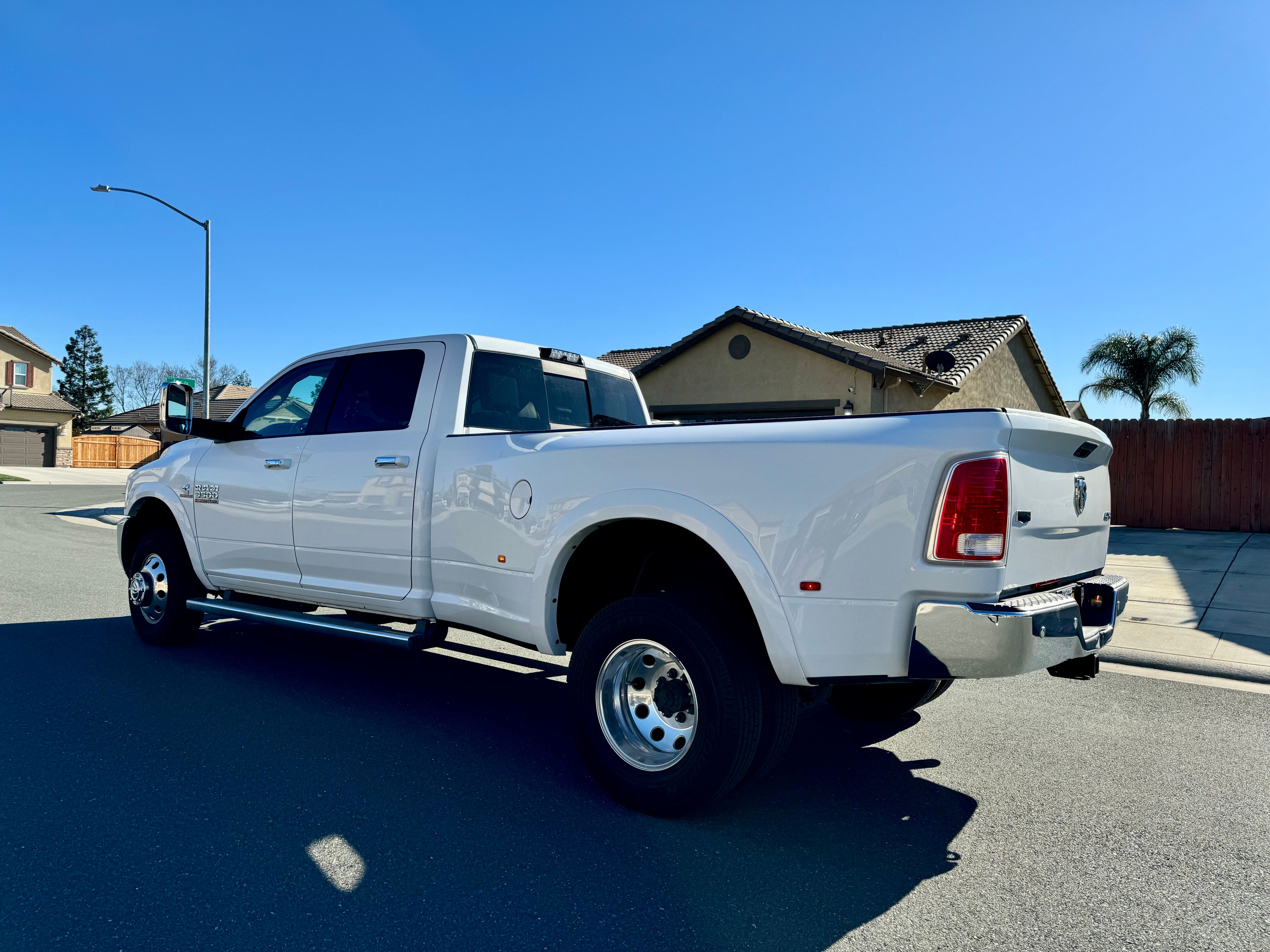 Used 2017 RAM 3500 Laramie AWD/4WD image 4