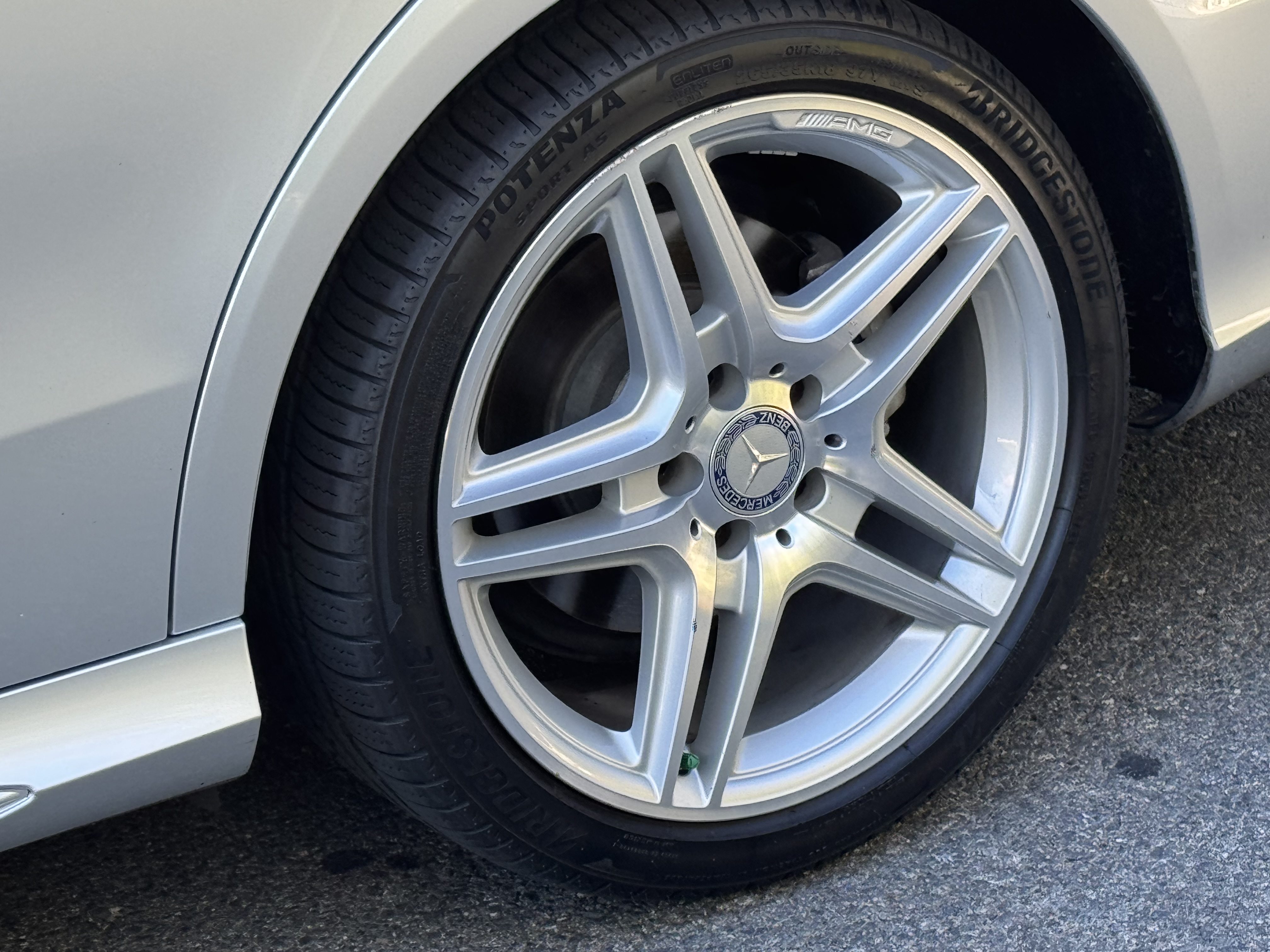 Used 2014 Mercedes-Benz E 350 Sedan image 28