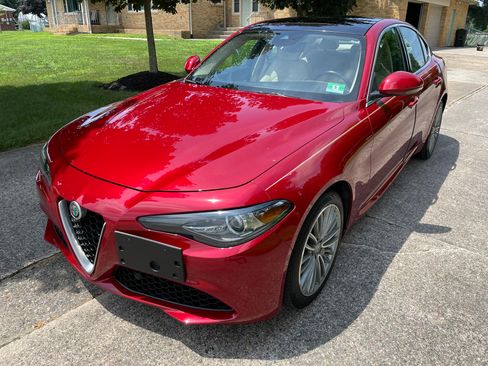 Used 2018 Alfa Romeo Giulia Ti w/ Quick Order Package 22X Lusso image 1