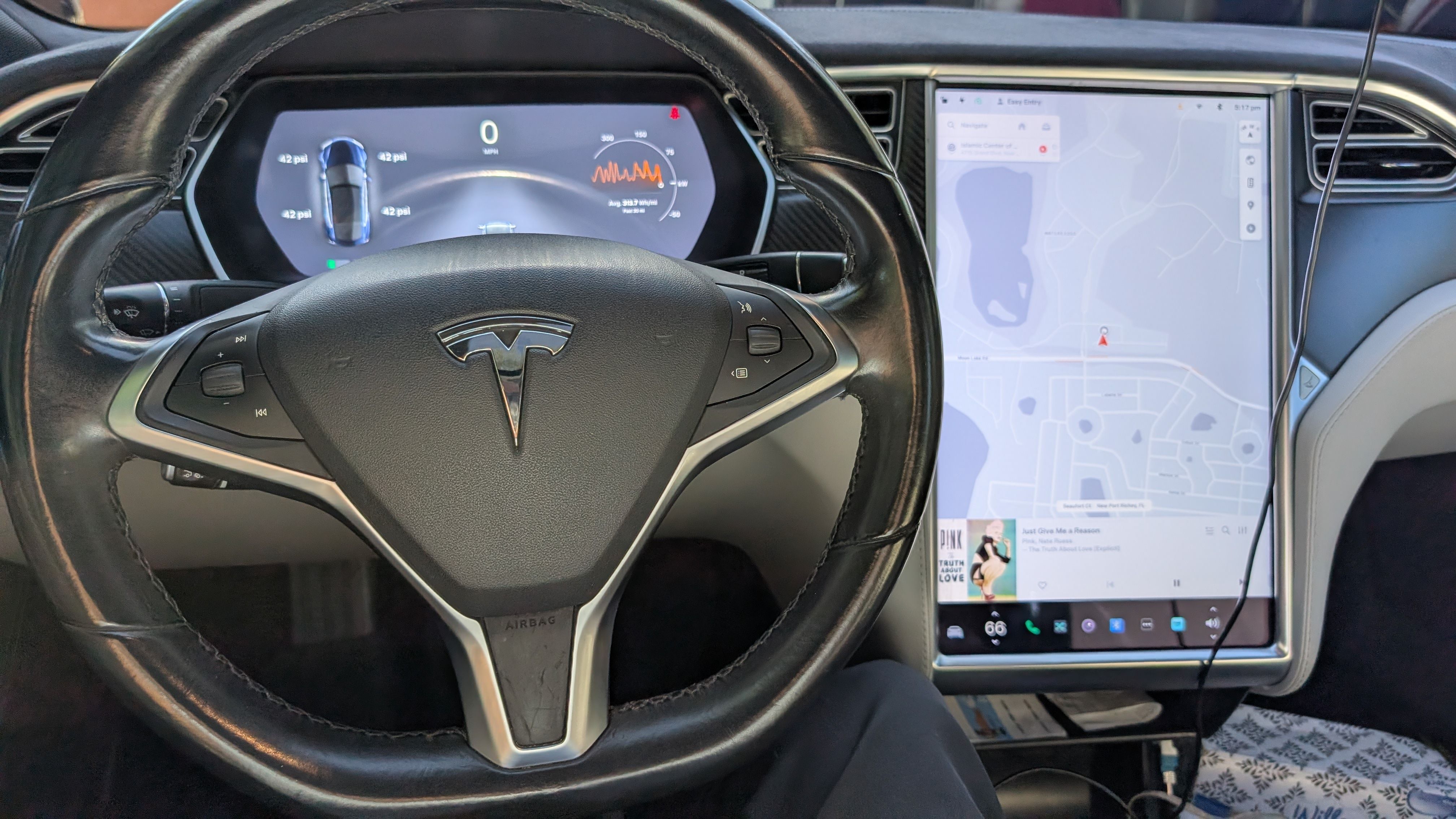 Used 2014 Tesla Model S 85 RWD image 11