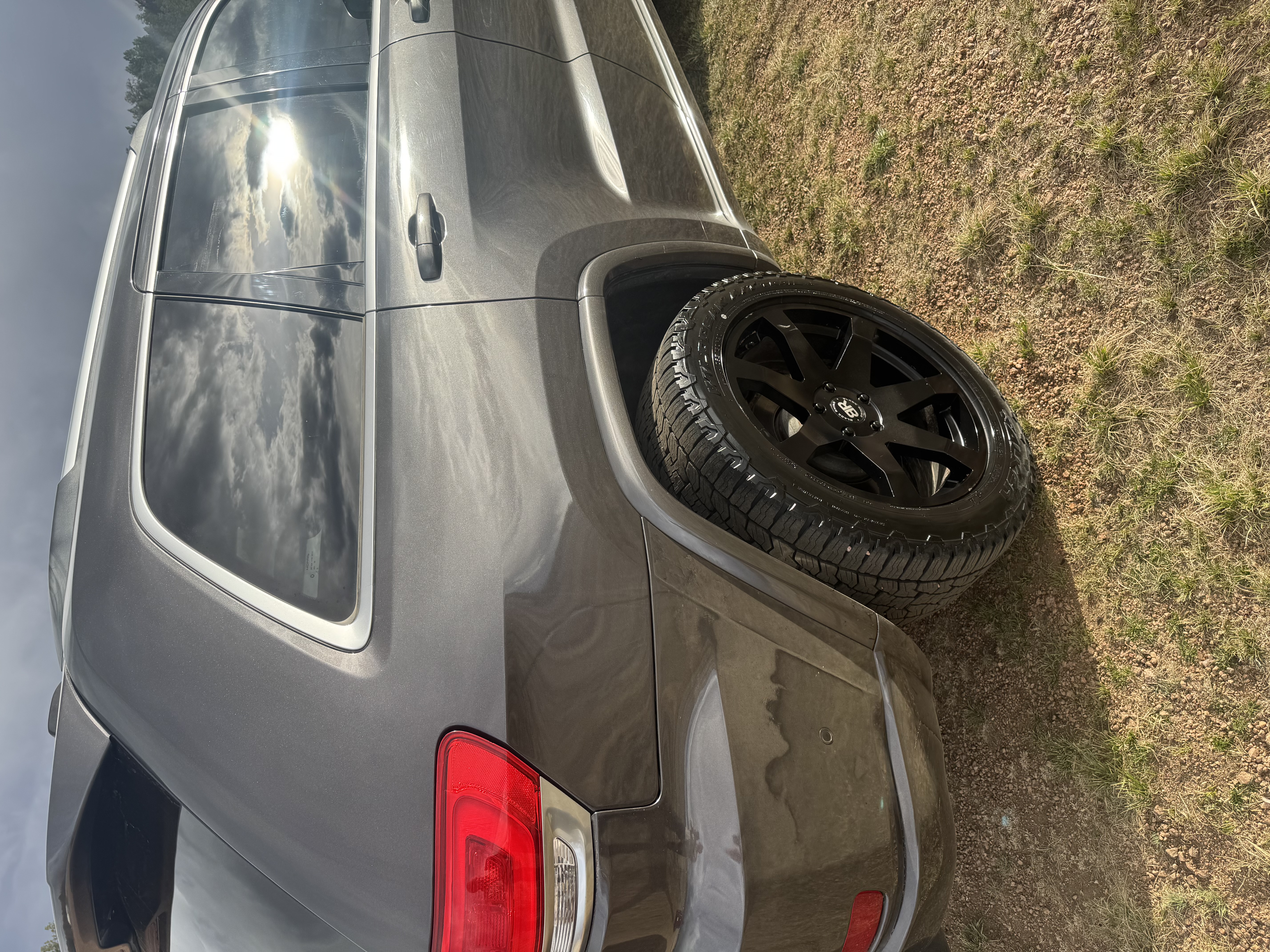 Used 2018 Jeep Grand Cherokee Limited AWD/4WD image 5