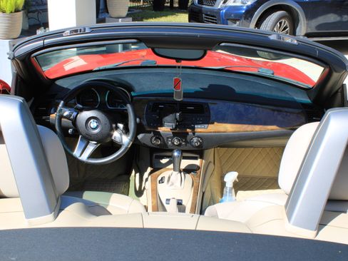 Used 2007 BMW Z4 3.0si image 12