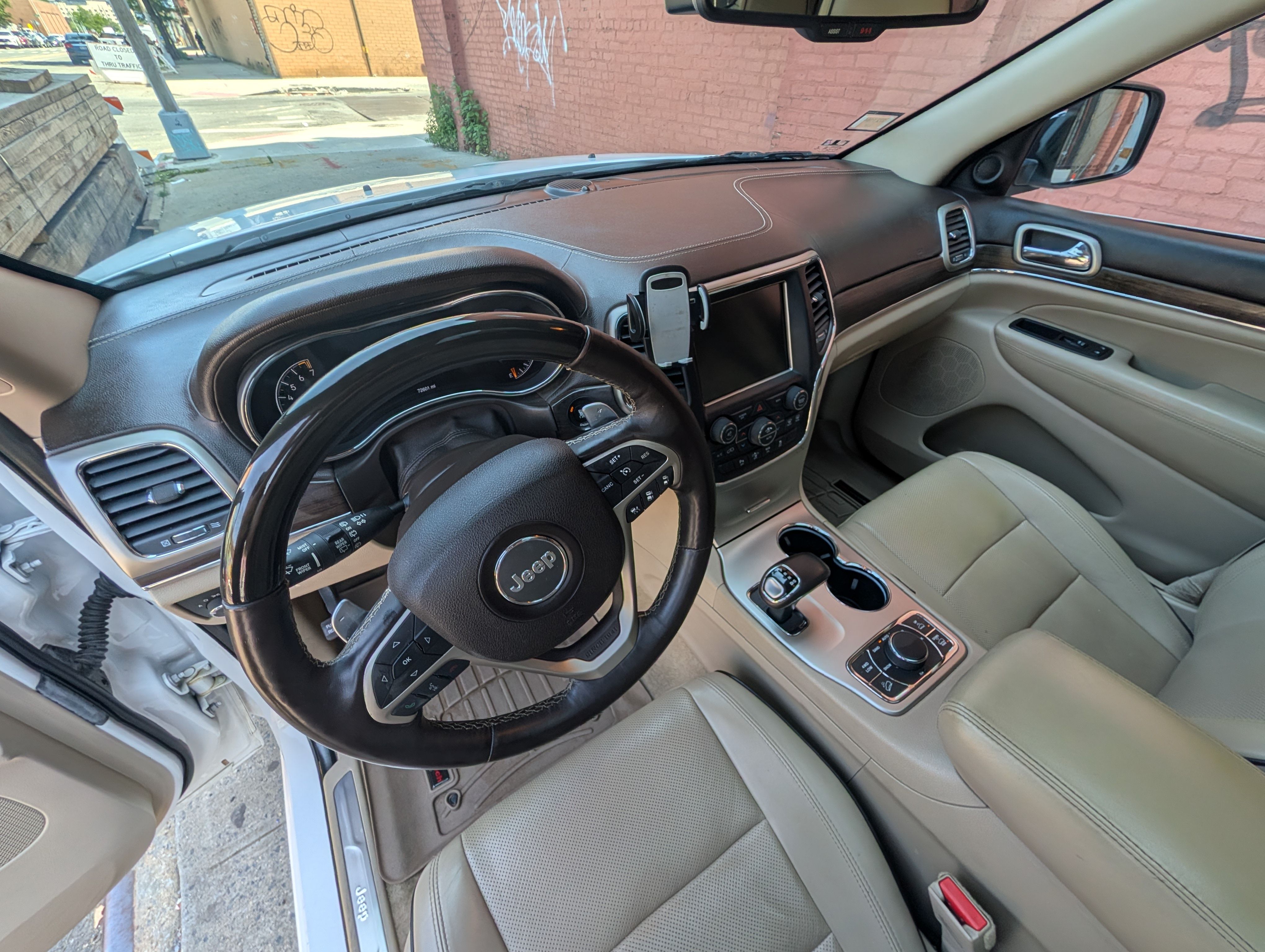 Used 2015 Jeep Grand Cherokee Overland w/ Advanced Technology Group AWD/4WD image 8
