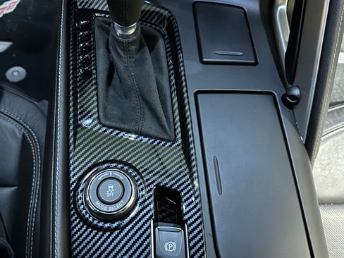 Used 2019 Chevrolet Corvette Z06 RWD image 13