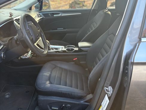 Used 2014 Ford Fusion SE image 5