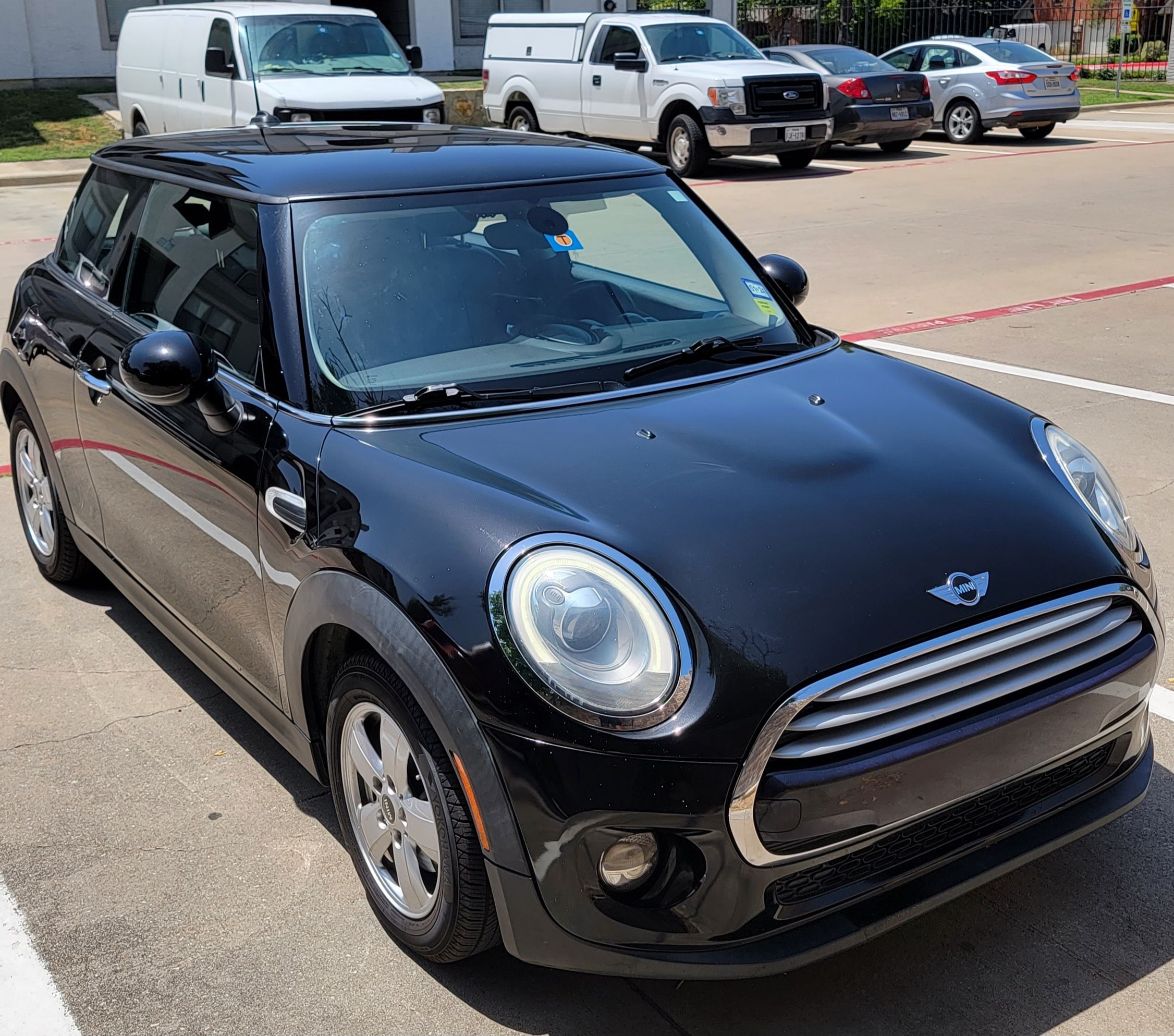 Used 2015 MINI Cooper 2-Door Hardtop FWD image 1