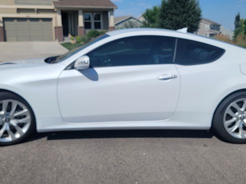 Used 2015 Hyundai Genesis 3.8 image 8