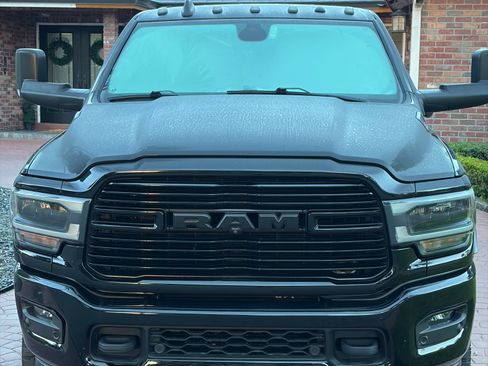 Used 2022 RAM 2500 Laramie w/ Night Edition AWD/4WD image 4