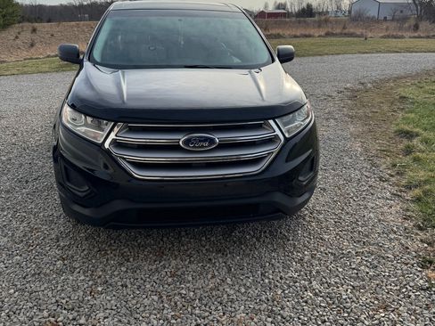 Used 2018 Ford Edge SE image 2