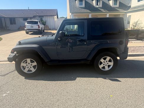 Used 2014 Jeep Wrangler Sport w/ Quick Order Package 24S AWD/4WD image 2