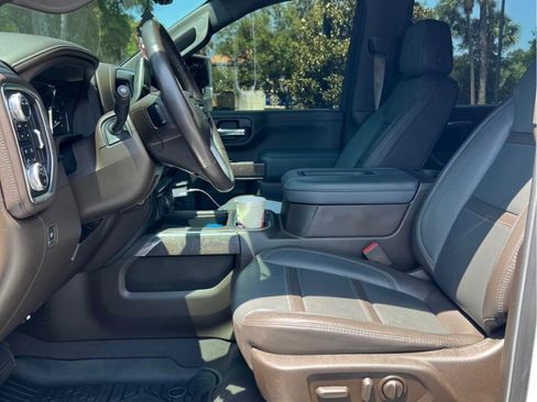 Used 2022 GMC Sierra 3500 Denali w/ Denali Ultimate Package image 11