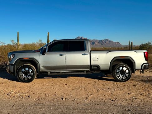 Used 2024 GMC Sierra 3500 Denali w/ Denali Reserve Package image 2