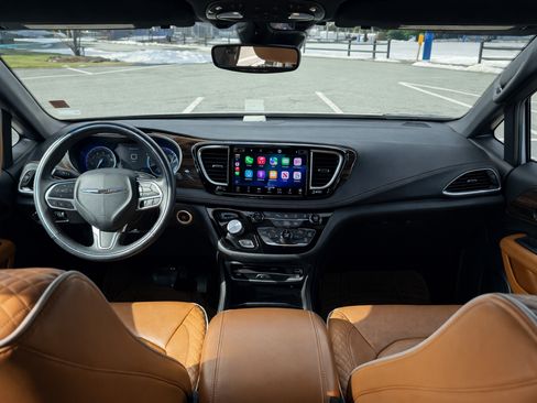 Used 2021 Chrysler Pacifica Pinnacle image 12