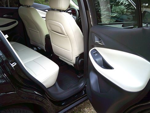 Used 2024 Buick Encore GX Avenir w/ Avenir Convenience Package image 12