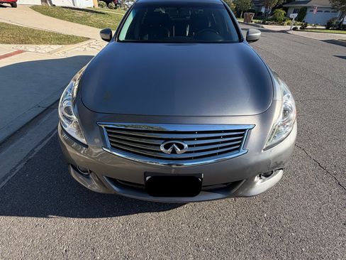 Used 2011 INFINITI G25 Journey w/ Moonroof Pkg image 2