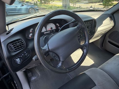 Used 2003 Ford F150 Lightning RWD image 23
