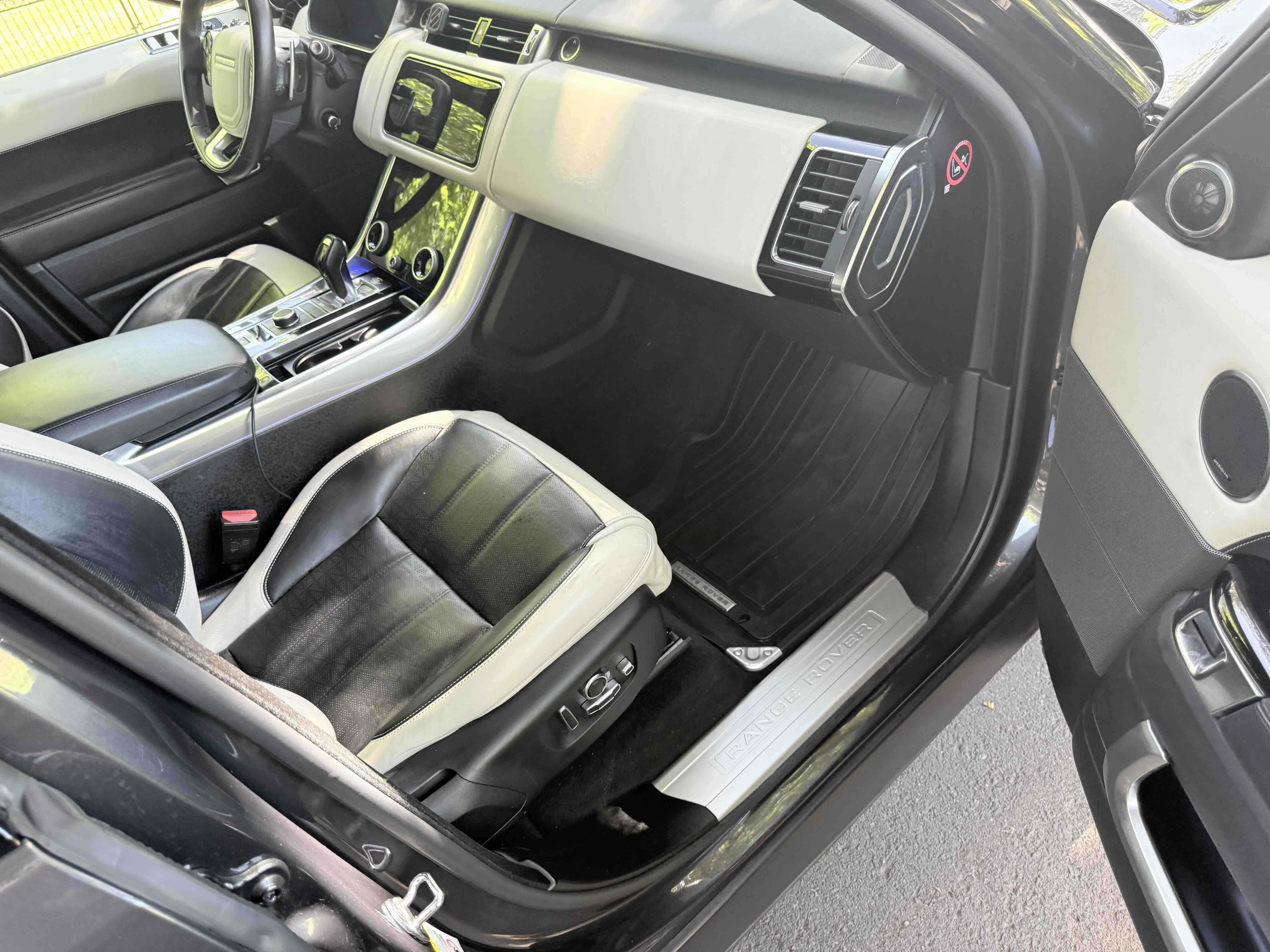 Used 2018 Land Rover Range Rover Sport HSE Dynamic AWD/4WD image 17