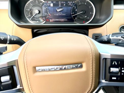 Used 2023 Land Rover Discovery HSE R-Dynamic image 11