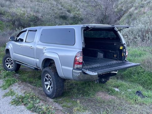 Used 2013 Toyota Tacoma 4x4 Double Cab image 2