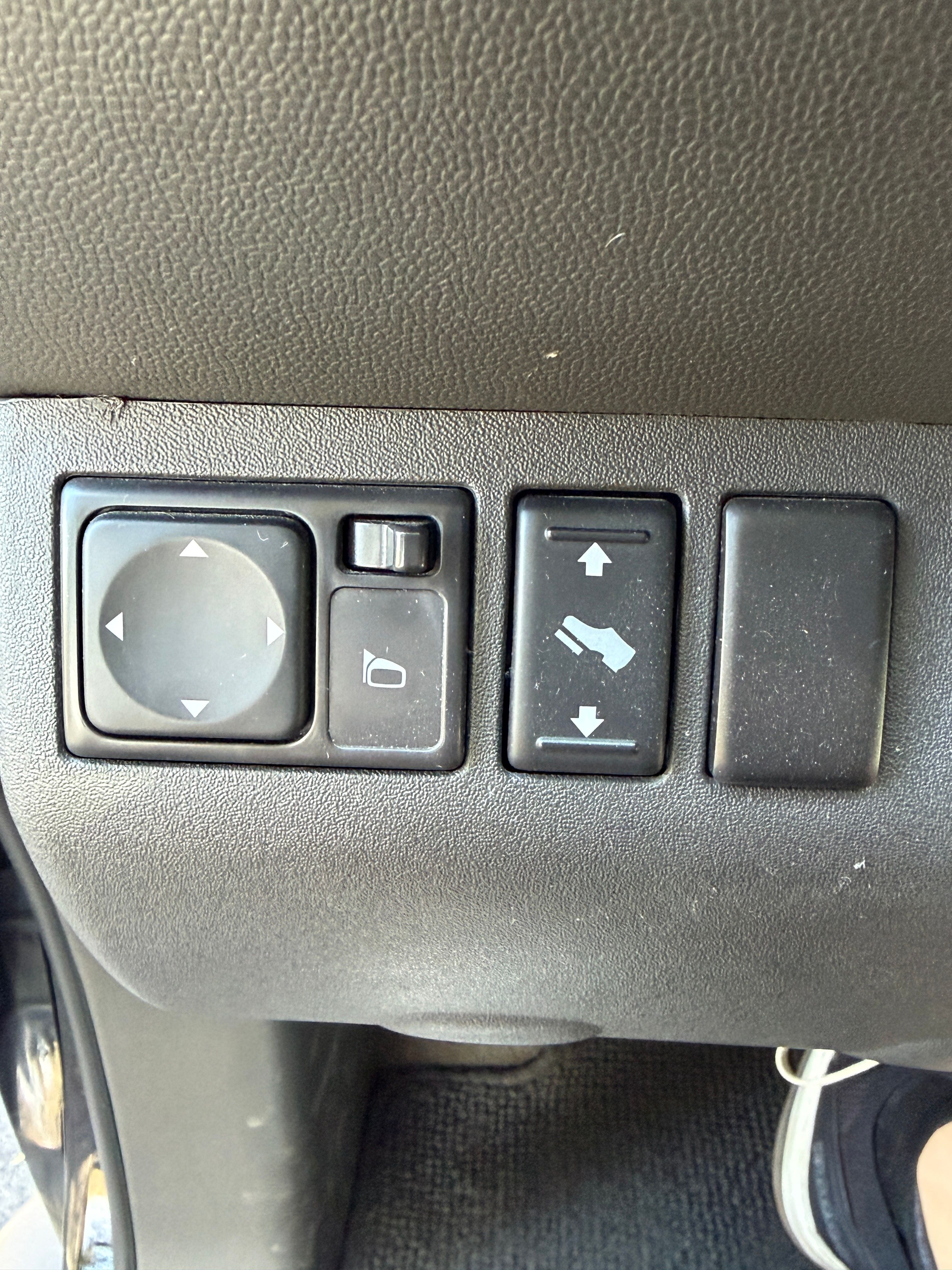 Used 2012 Nissan Pathfinder Silver RWD image 19