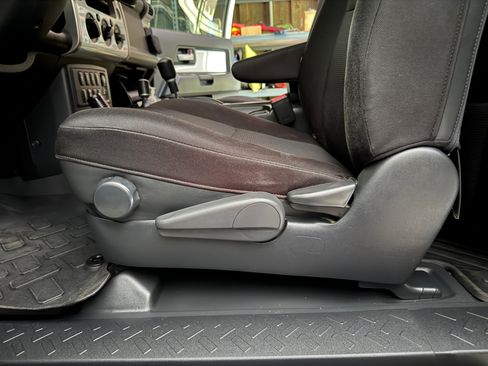 Used 2014 Toyota FJ Cruiser 4WD image 29