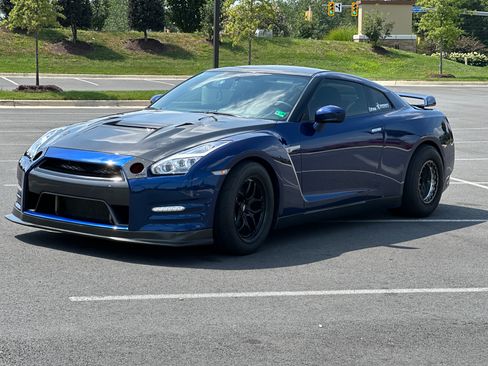 Used 2015 Nissan GT-R Premium image 1