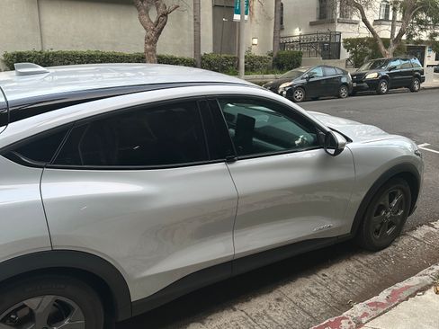 Used 2022 Ford Mustang Mach-E Select image 12