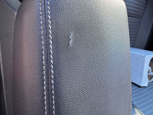 Used 2017 Ford Escape Titanium image 9