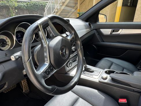 Used 2013 Mercedes-Benz C 250 Sedan image 9