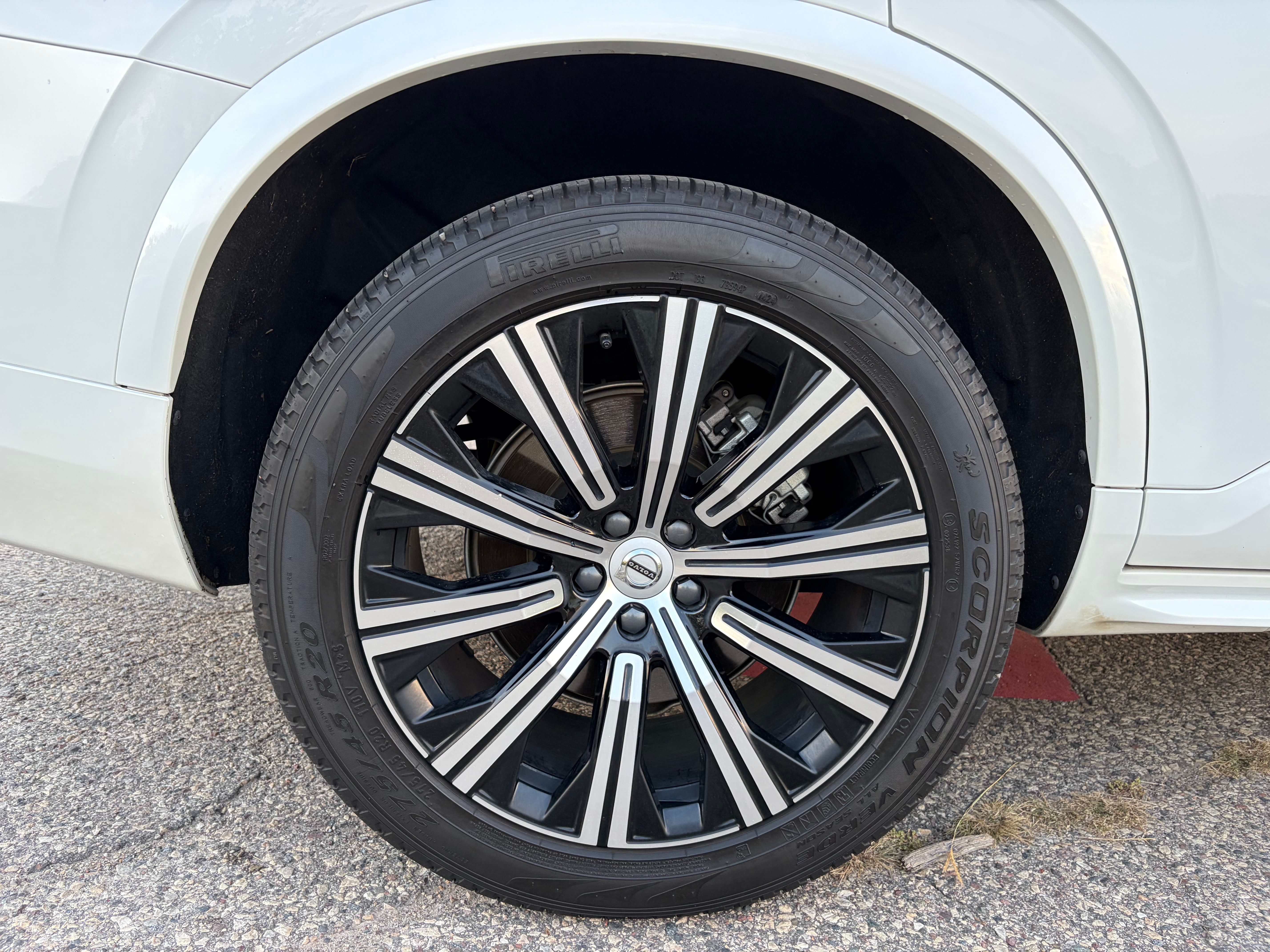 Used 2025 Volvo XC90 B5 Core w/ Protection Package Premier AWD/4WD image 13