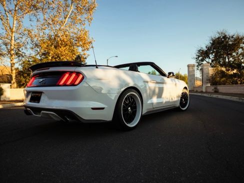 Used 2015 Ford Mustang Premium image 5